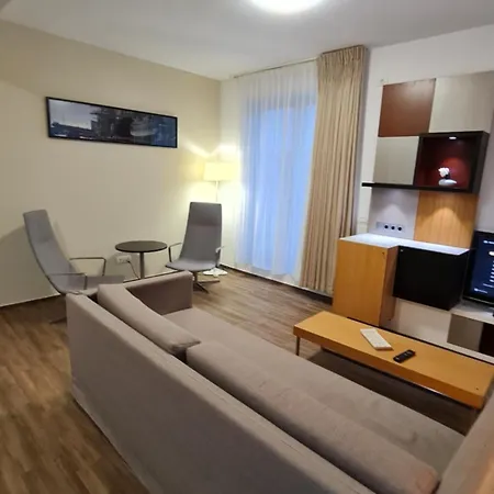 Jafar 11 - Premium 1Br Apartment With Private Balcony Lägenhet